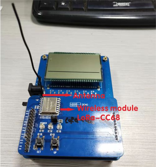 Install wire antenna and embedded wireless module LoRa-CC68 DEMO board